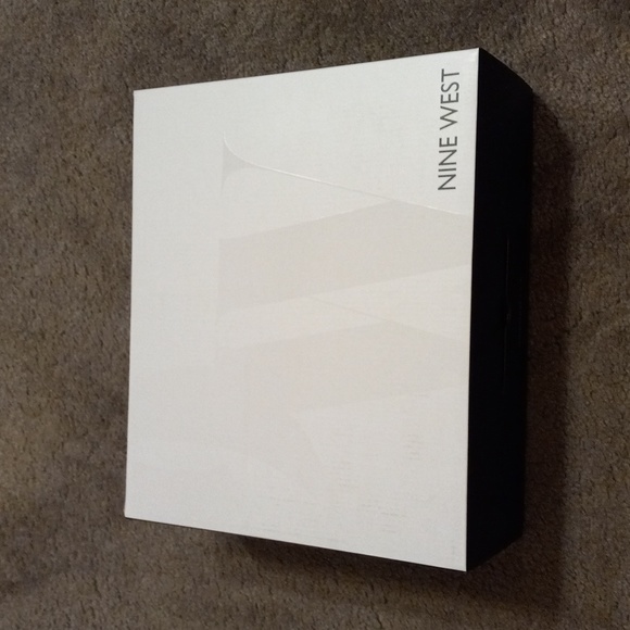 NINE WEST PLATFORM CHELSEA Doleas Boots, Size 10/11 - Picture 7 of 11